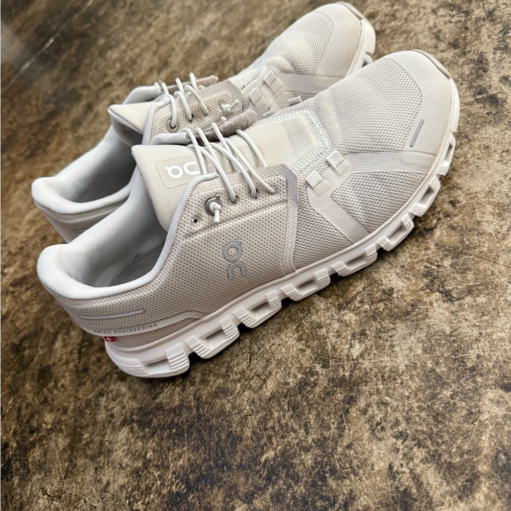 On Cloud Cloud 6 Women’s  Athletic Shoes - Picture 3 of 10